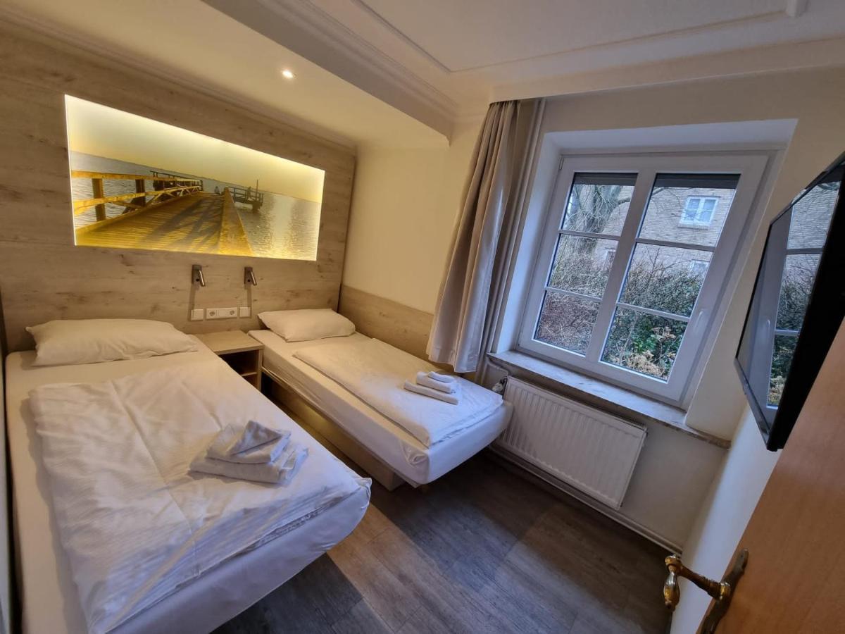 Hotel Osterkrug 후줌 외부 사진